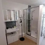 Burgfrieden 6 شقة *