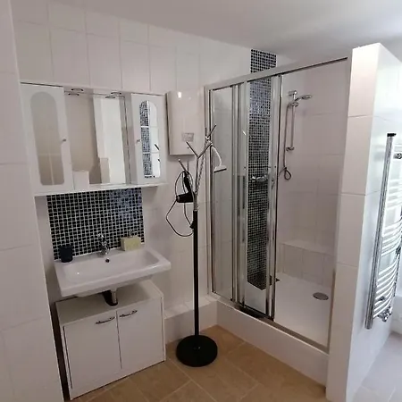 Burgfrieden 6 Appartement *