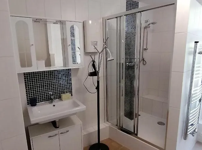 Burgfrieden 6 アパート *